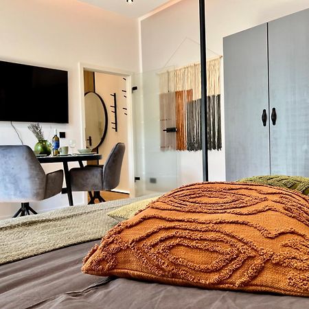 Edler Wohnraum Luxurioeses Studio Im Zentrum Mit Balkon, Kaffeevollautomat, Klima & Parkplatz Zwickau Extérieur photo