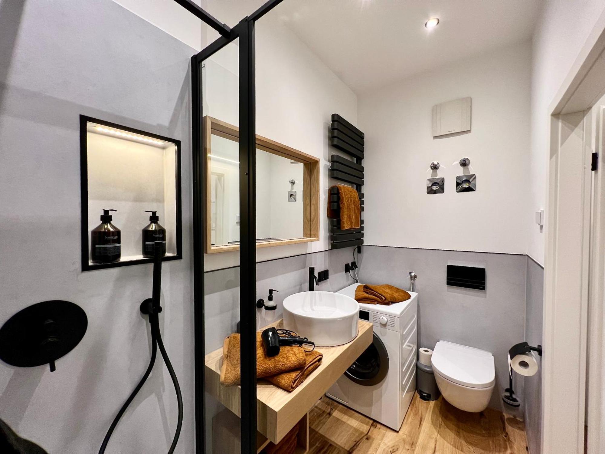 Edler Wohnraum Luxurioeses Studio Im Zentrum Mit Balkon, Kaffeevollautomat, Klima & Parkplatz Zwickau Extérieur photo