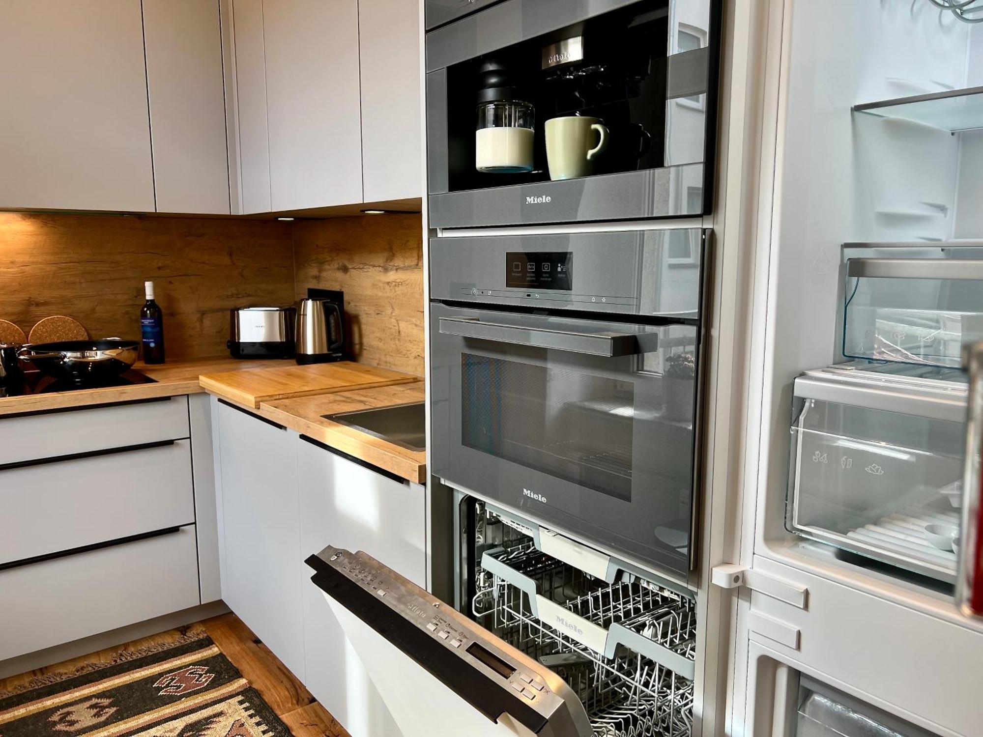 Edler Wohnraum Luxurioeses Studio Im Zentrum Mit Balkon, Kaffeevollautomat, Klima & Parkplatz Zwickau Extérieur photo